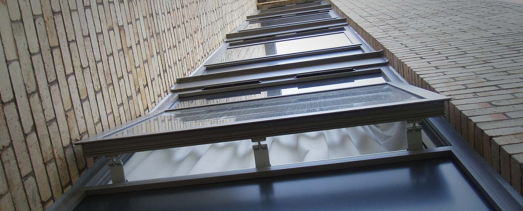 Top hung aluminium casement windows